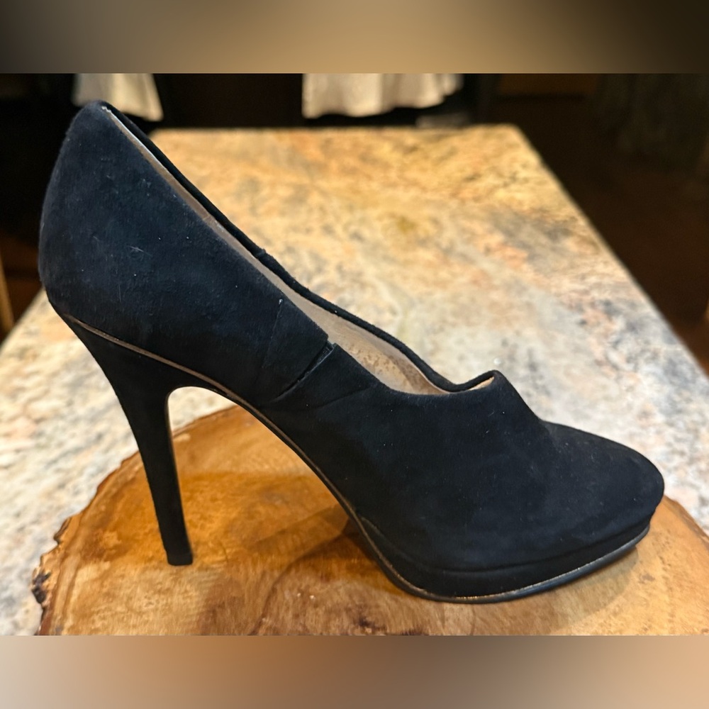 Juicy Couture Black High Heeled shoes. Size 7.5. EUC. So sexy and classic - Picture 8 of 13